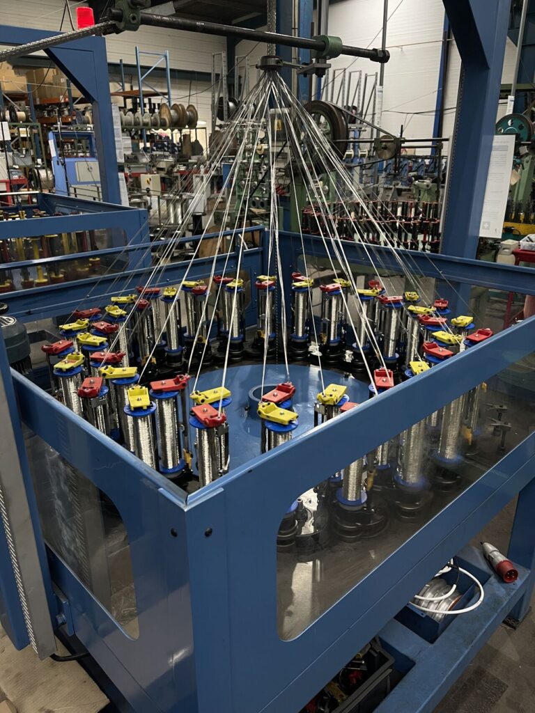 Nouvelles machines à tresser - développement industriel 2025